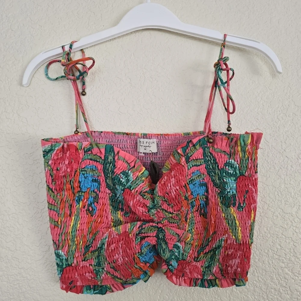 Dress Forum NWT Tropical Breeze Smocked Halter Top Medium - Picture 2 of 9